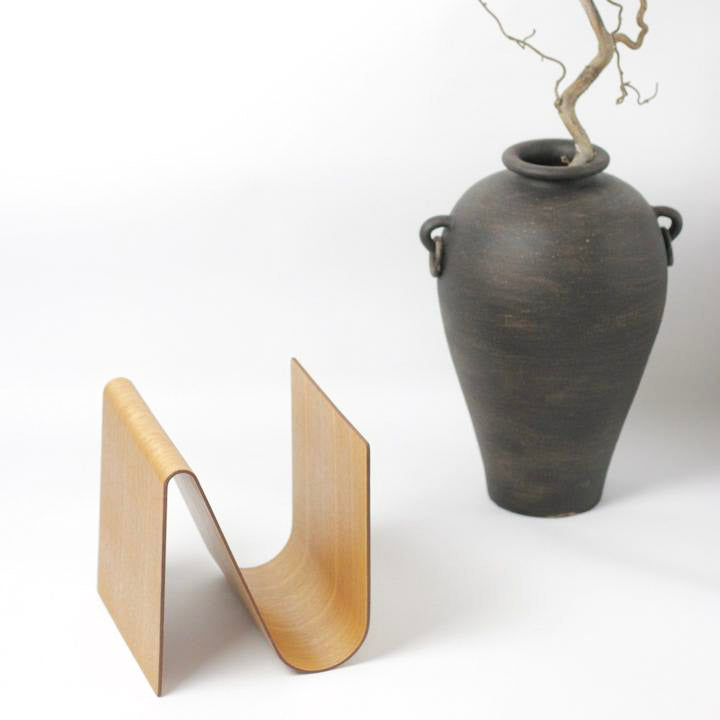 EARLY 2000s CURVED MAGAZINE / BOOK HOLDER