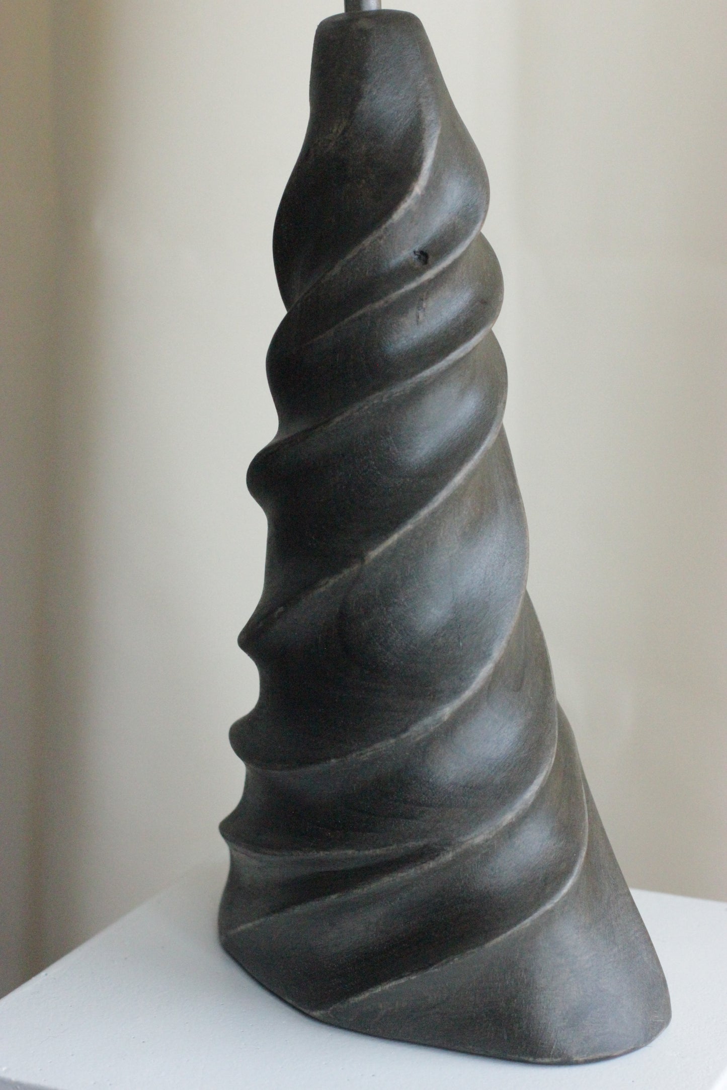 ABSTRACT TABLE LAMP