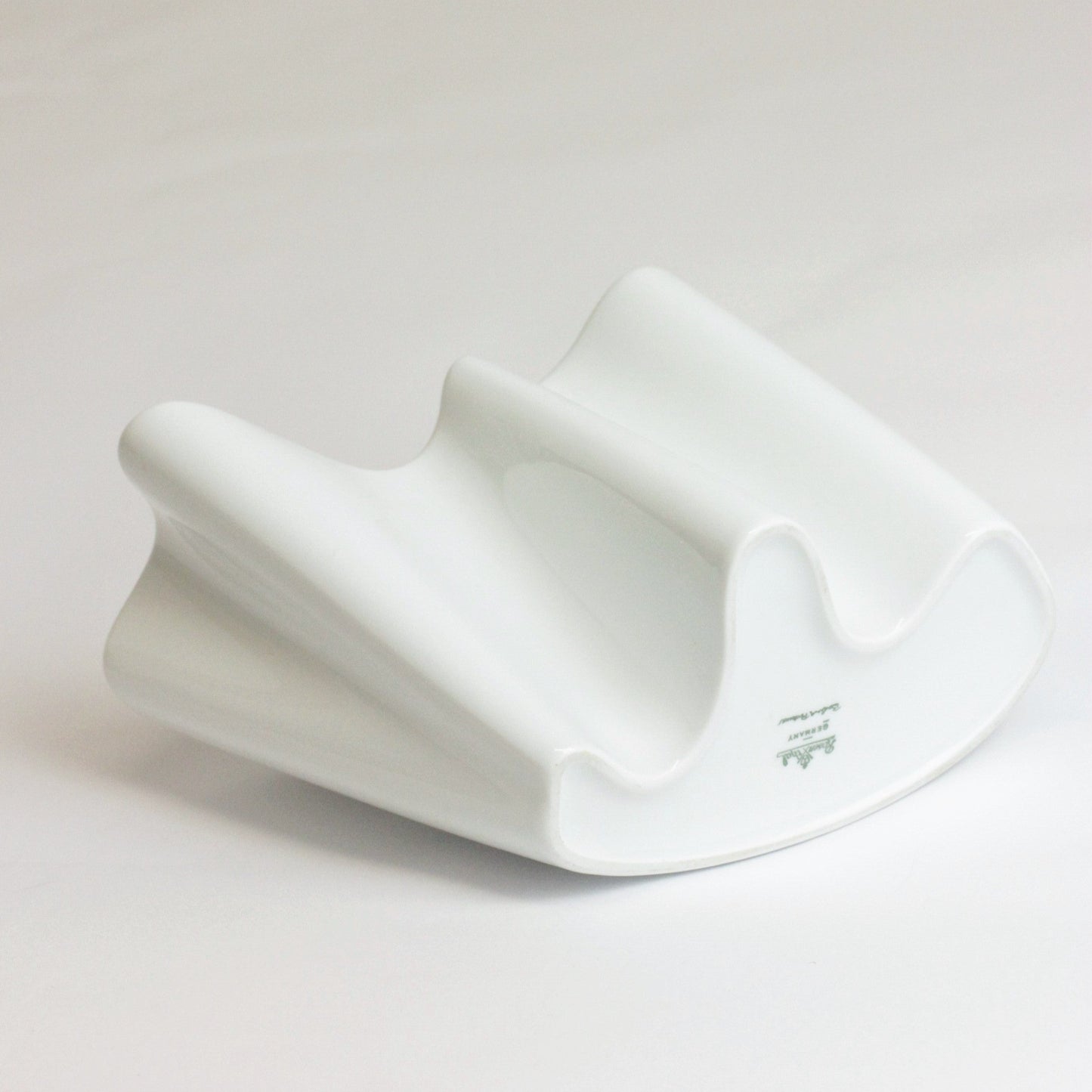 WAVY CERAMIC VASE