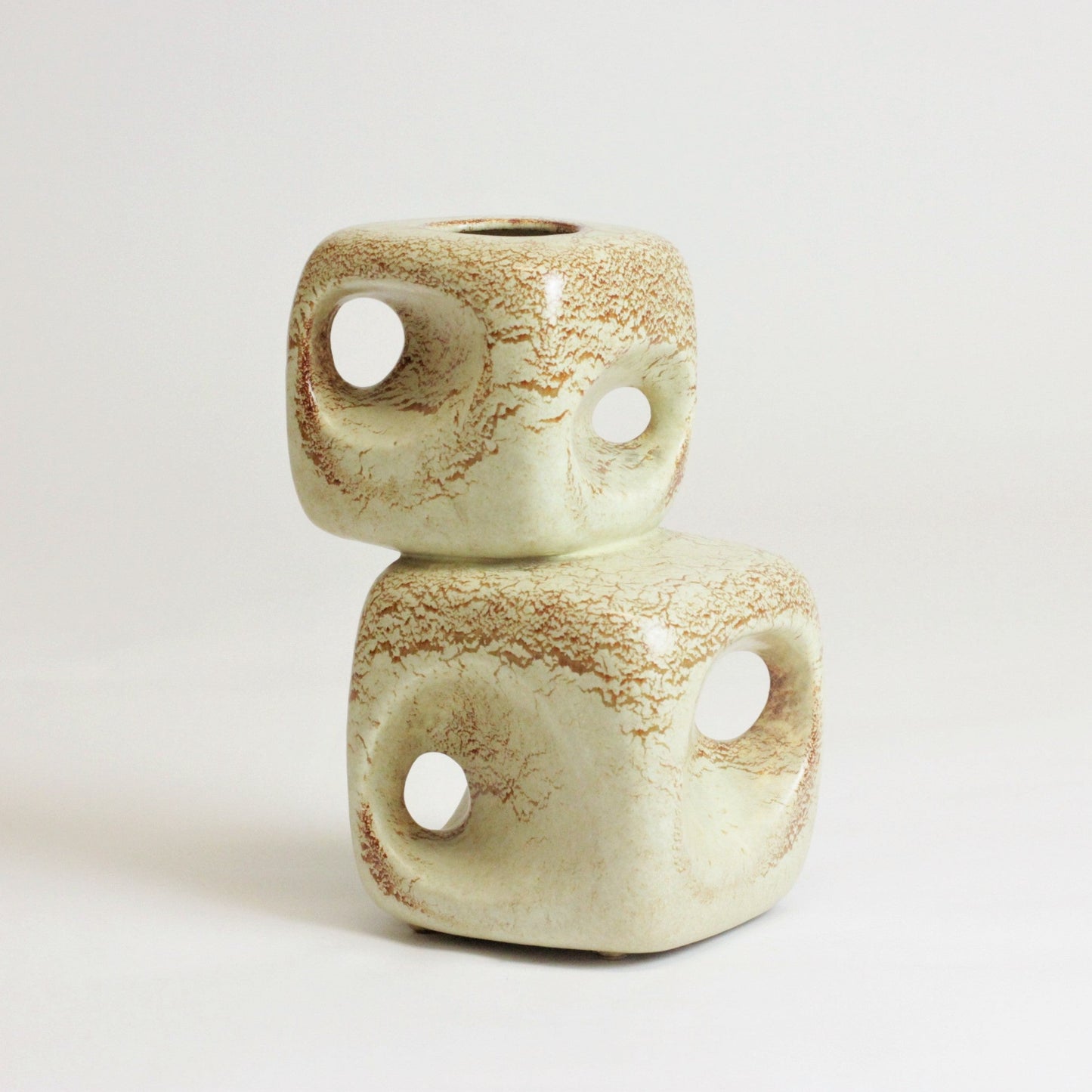 SCULPTURAL CERAMIC VASE III