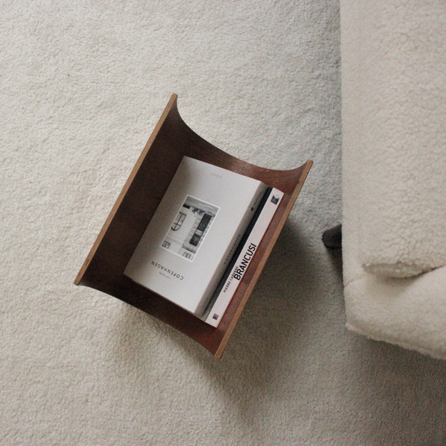 MID-CENTURY WOODEN MAGAZINE / BOOK HOLDER