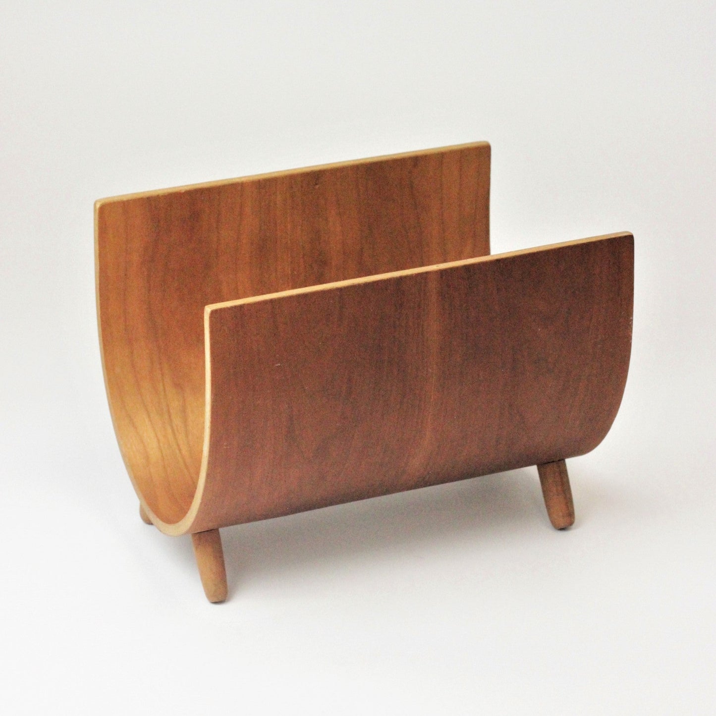 MID-CENTURY WOODEN MAGAZINE / BOOK HOLDER