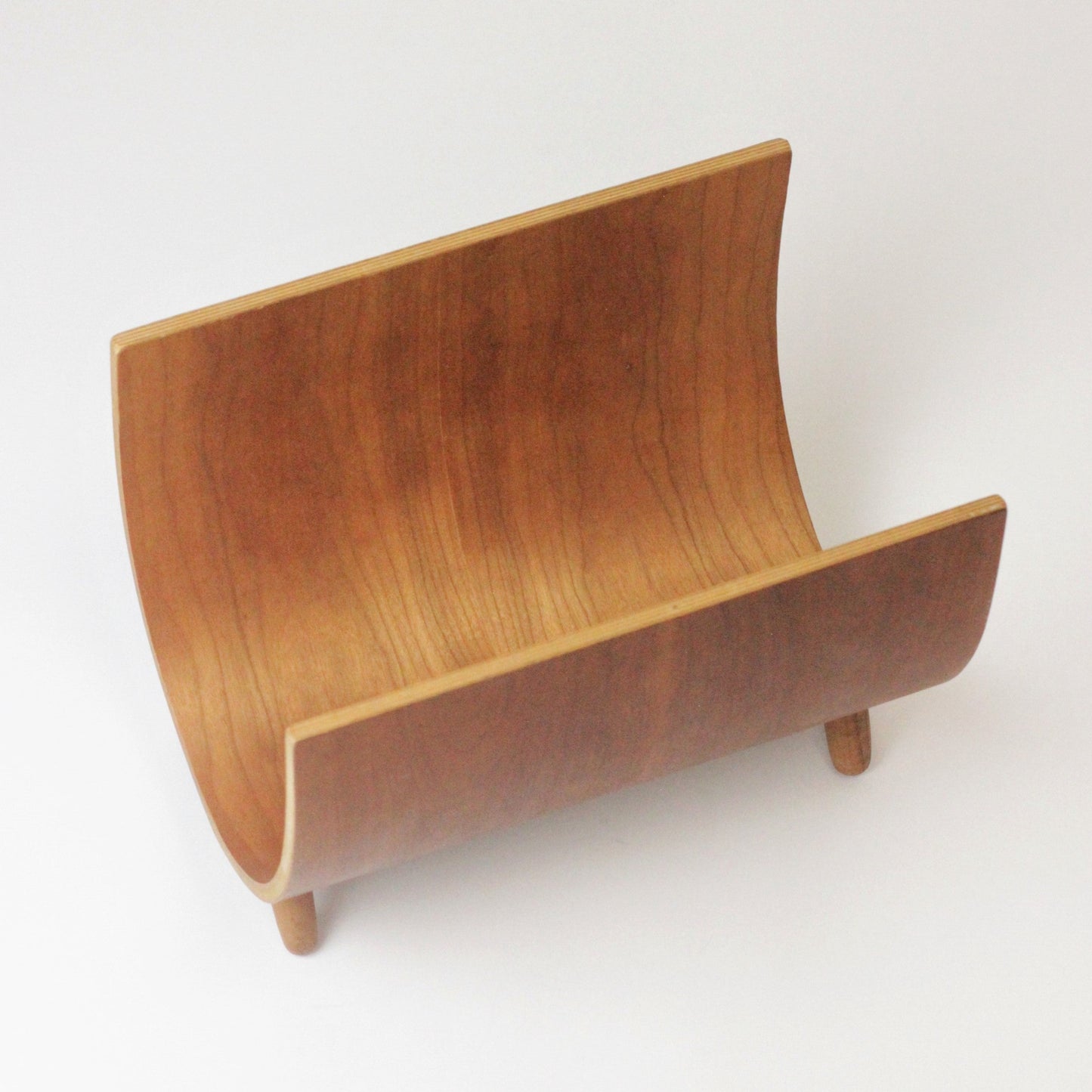 MID-CENTURY WOODEN MAGAZINE / BOOK HOLDER