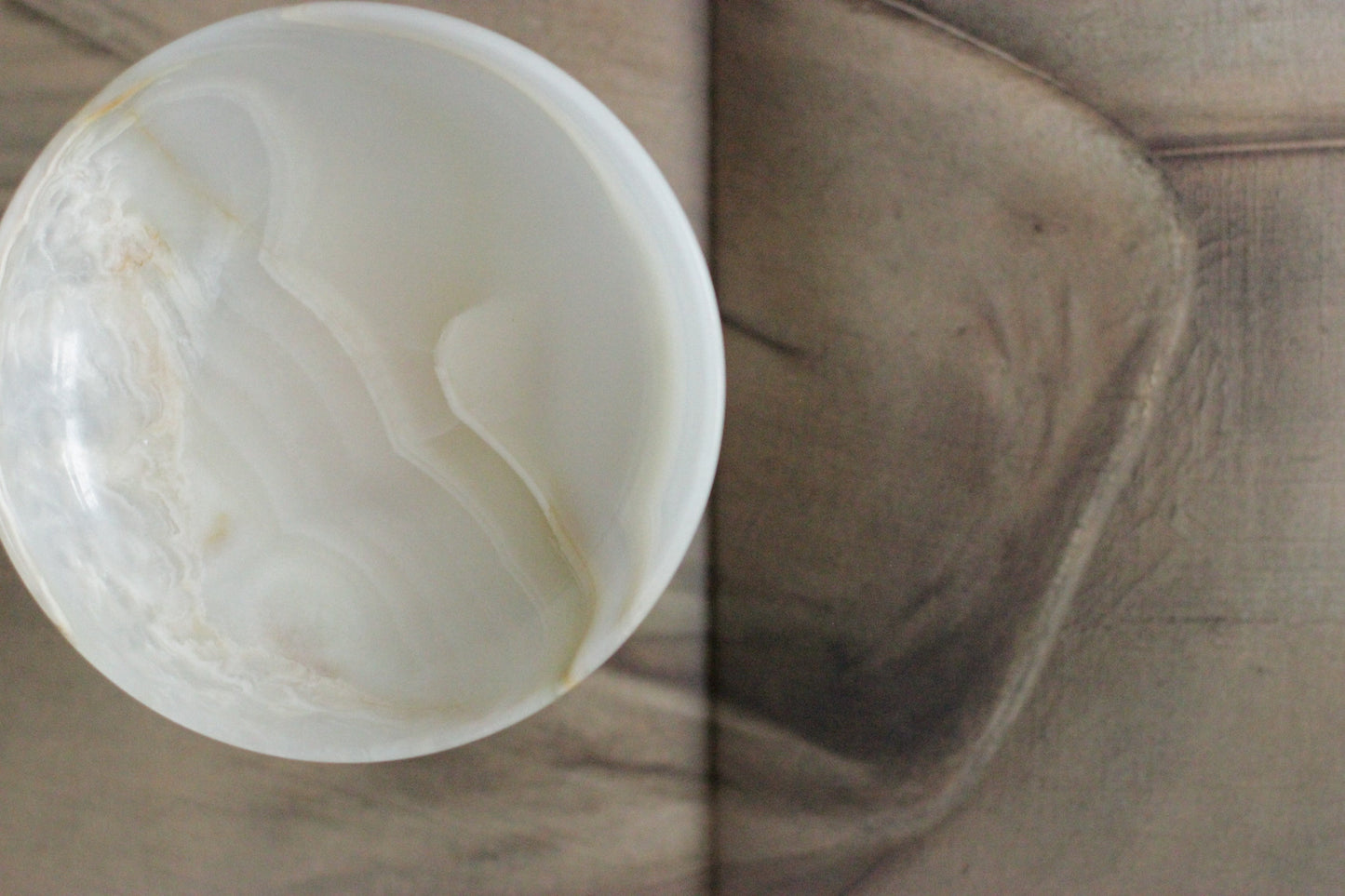 PEARLESCENT-STYLE ONYX PEDESTAL BOWL & CANDLE-HOLDER SET