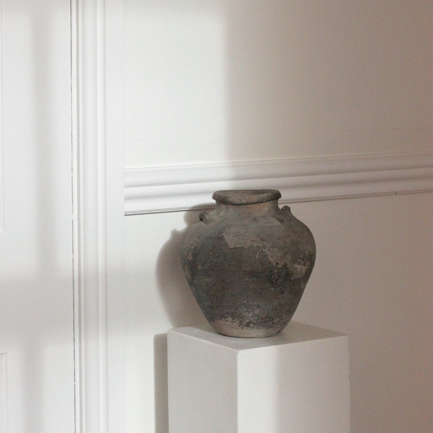 ANCIENT CHINESE POT