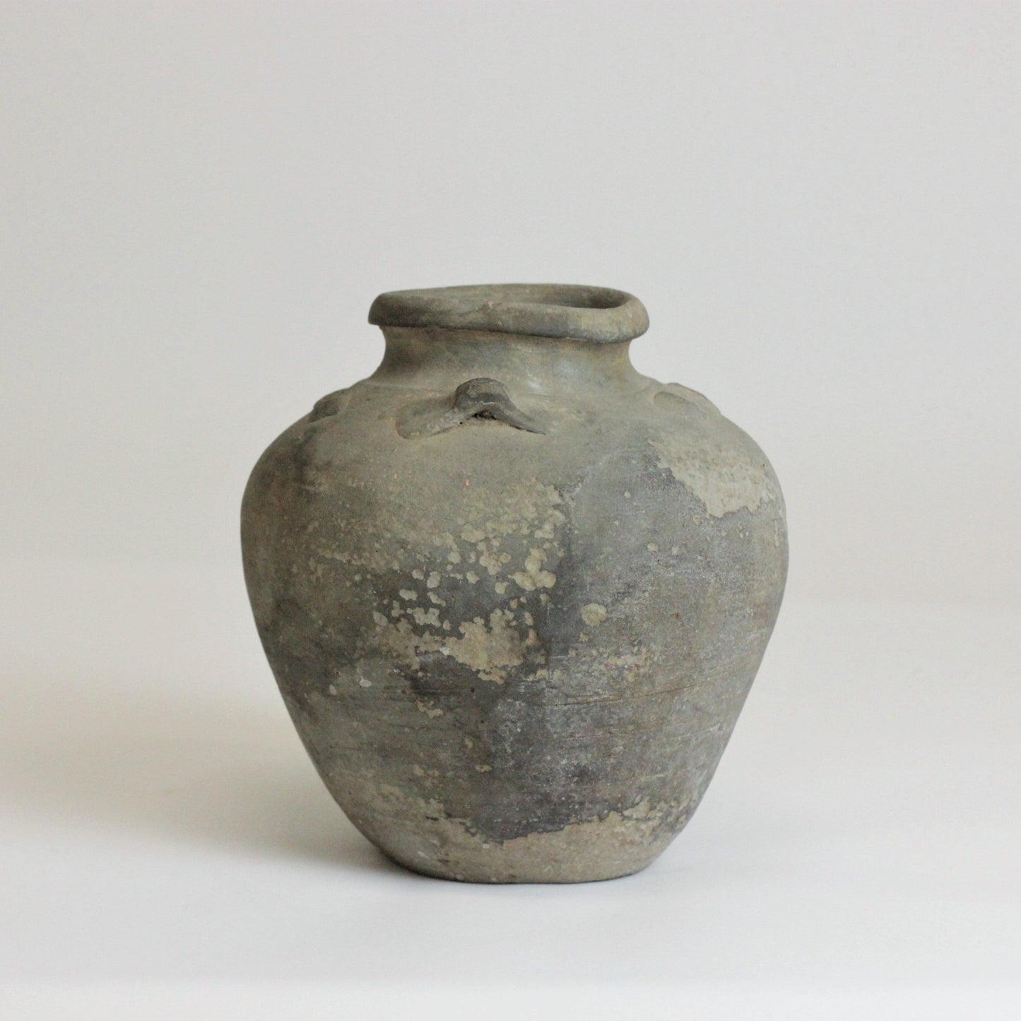 ANCIENT CHINESE POT