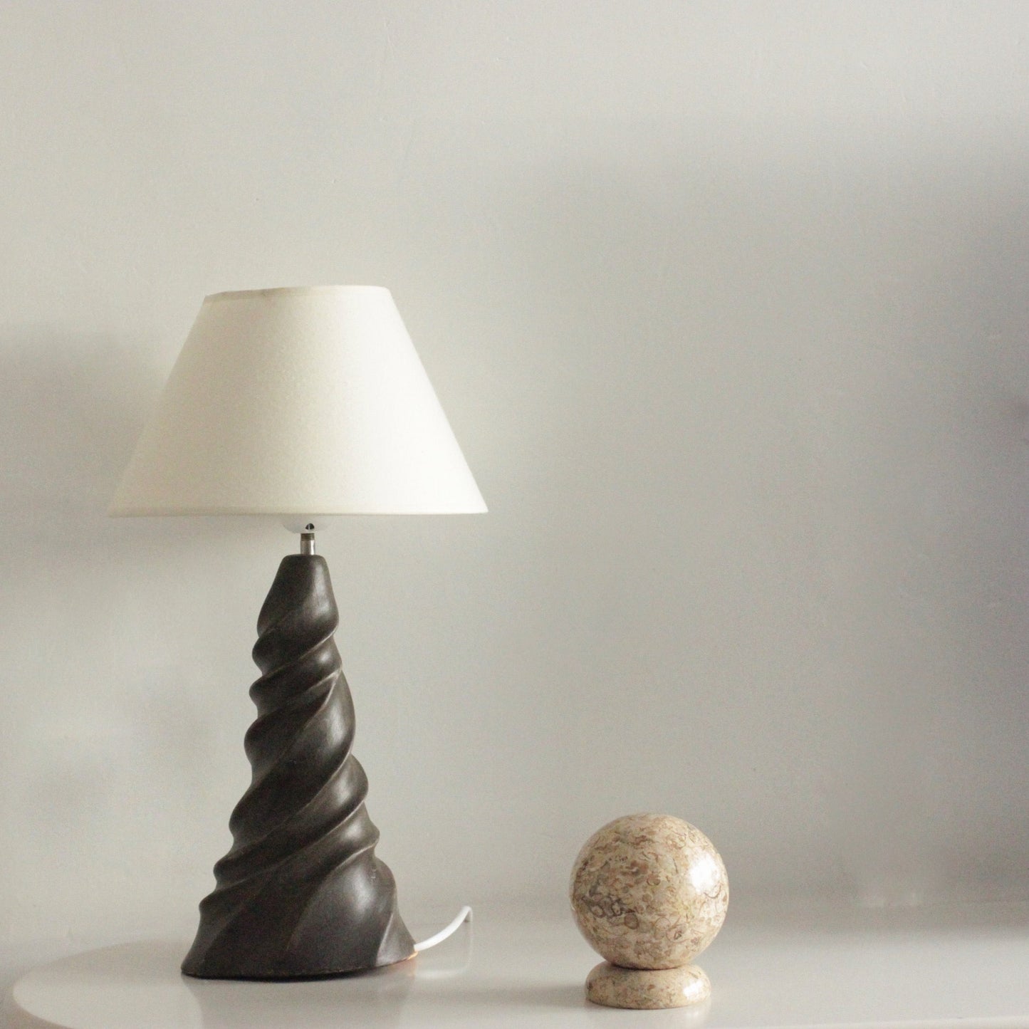 ABSTRACT TABLE LAMP