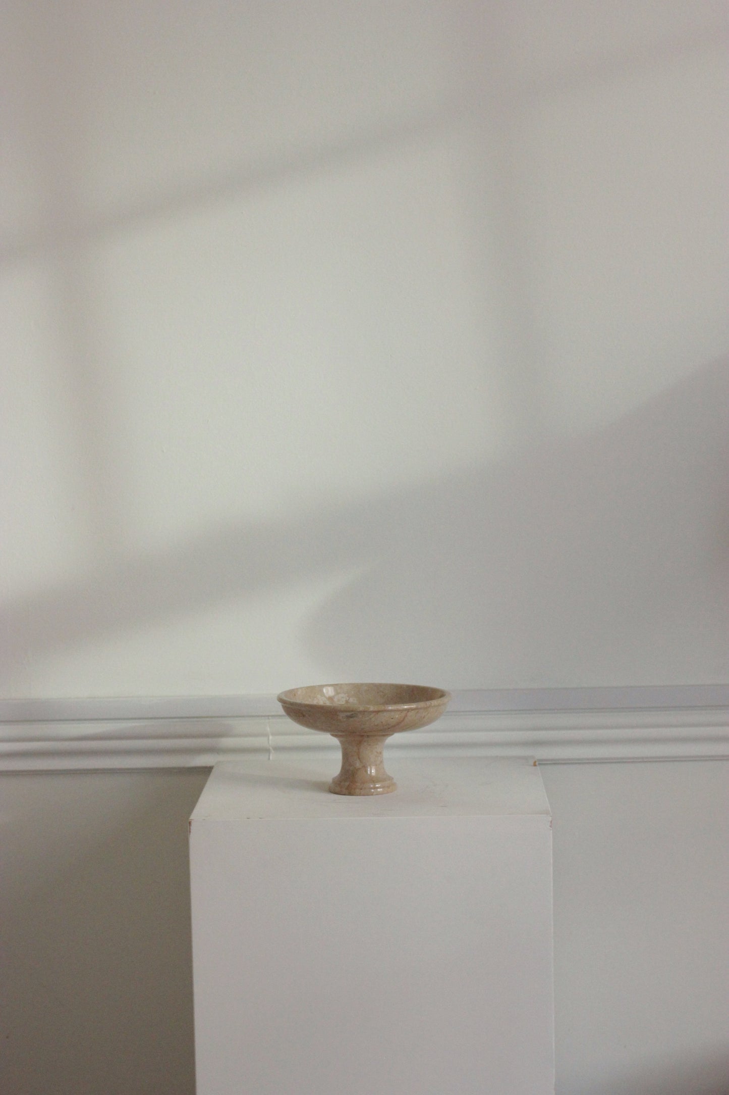 BEIGE MARBLE PEDESTAL BOWL