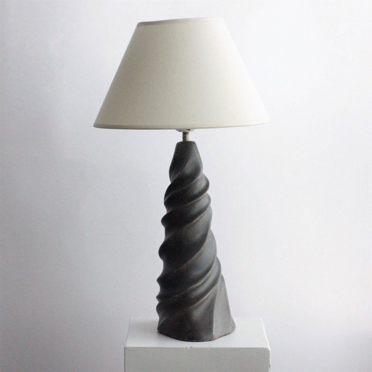 ABSTRACT TABLE LAMP