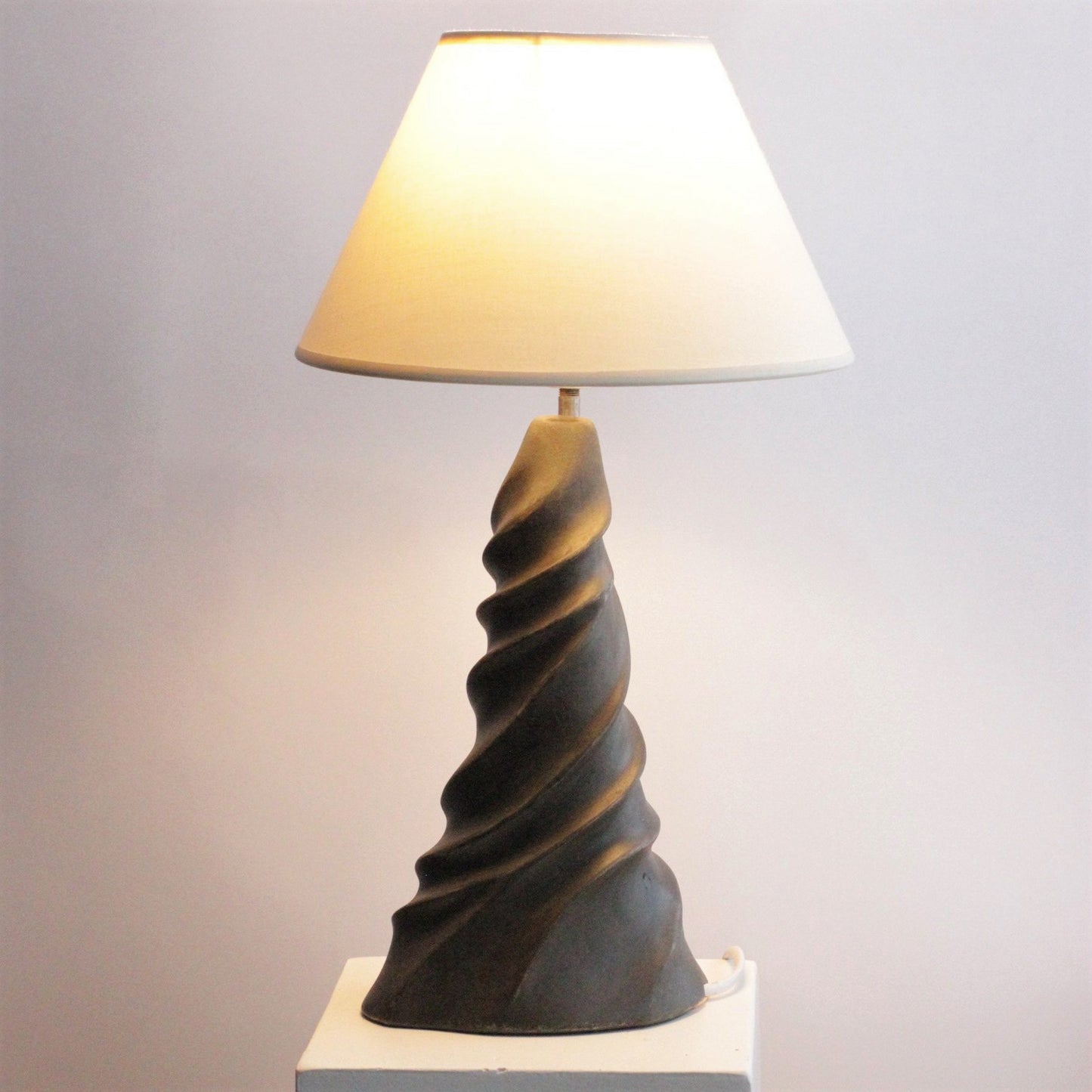ABSTRACT TABLE LAMP