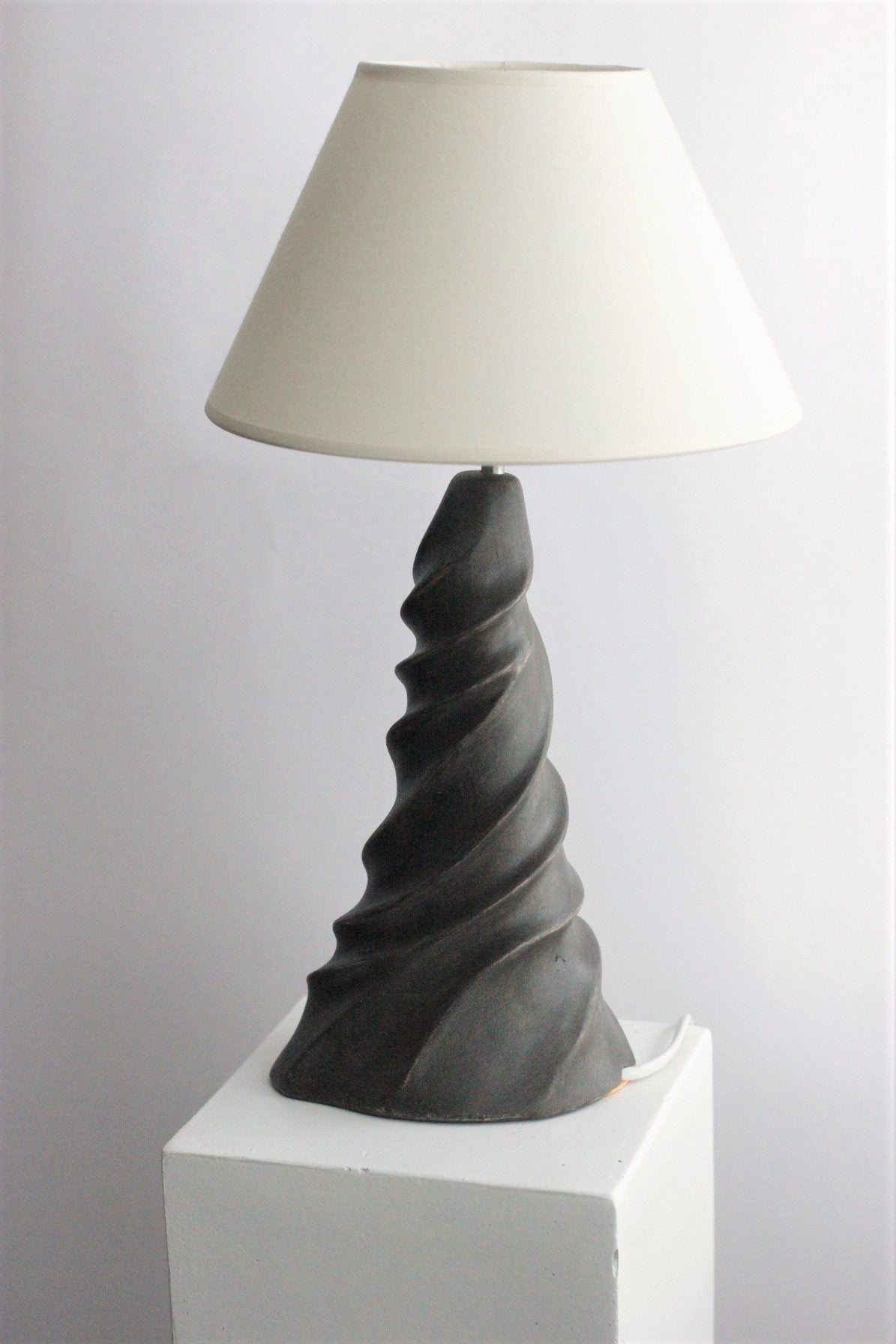 ABSTRACT TABLE LAMP