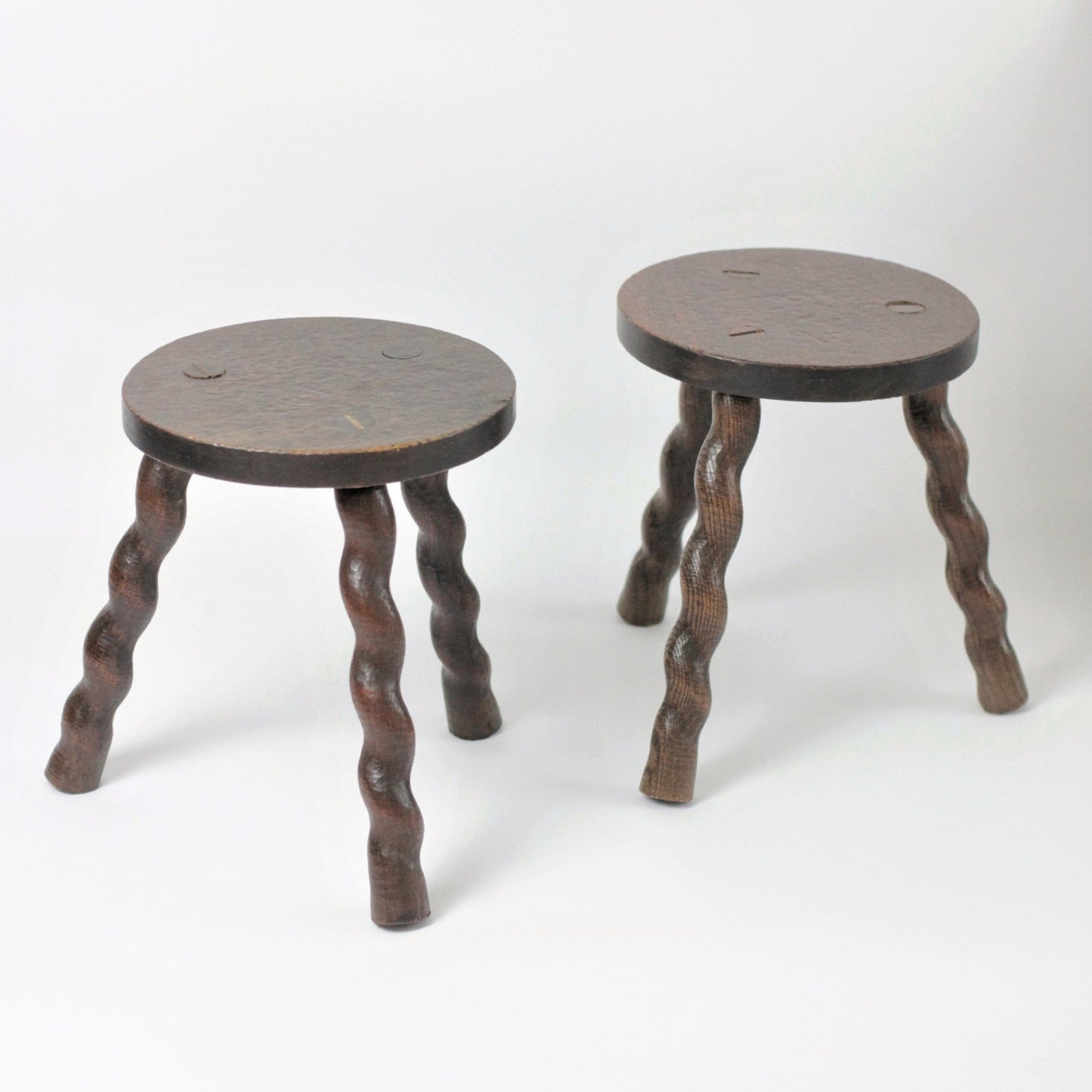 WAVY LEGS WOODEN STOOL
