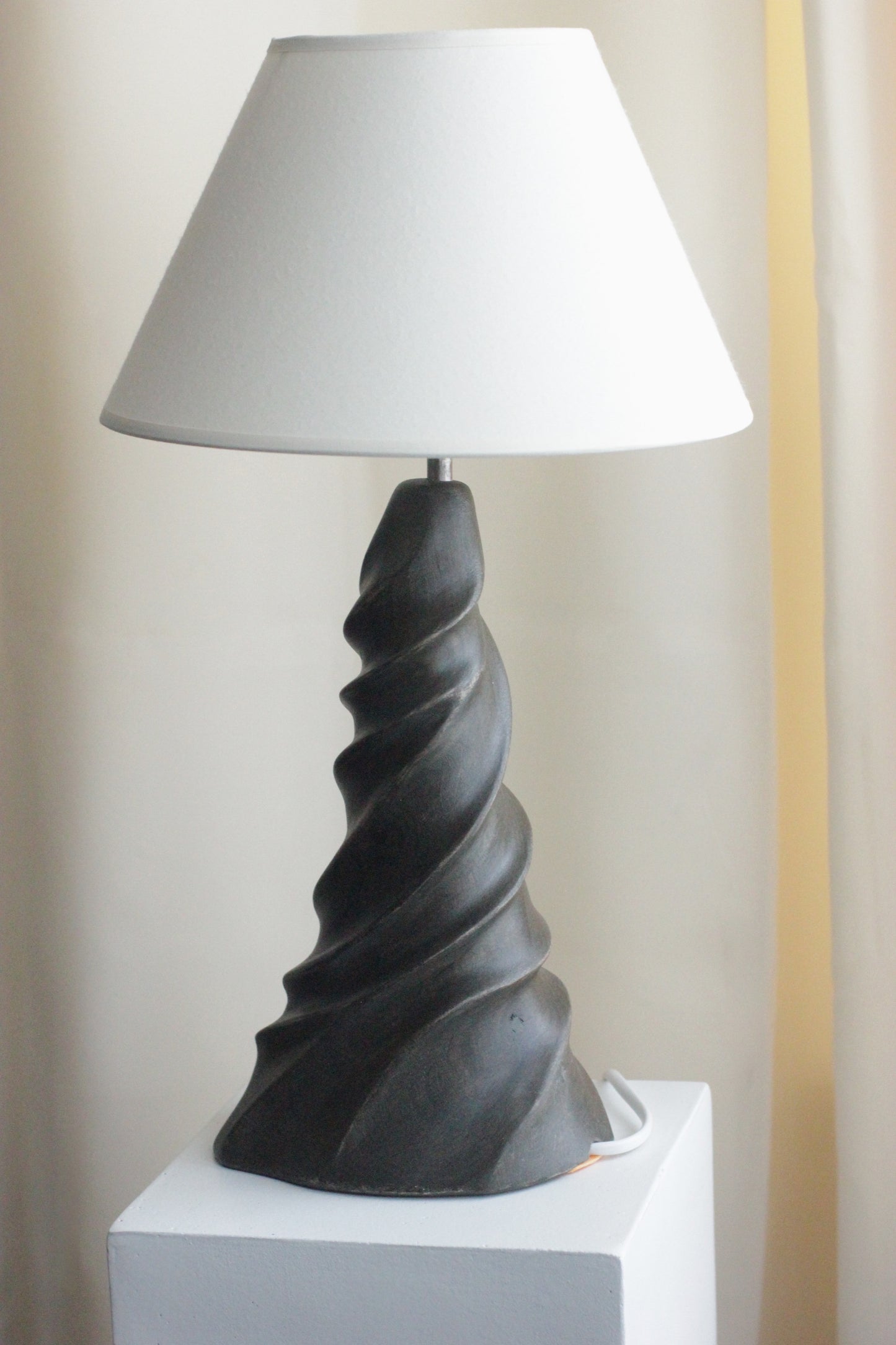 ABSTRACT TABLE LAMP