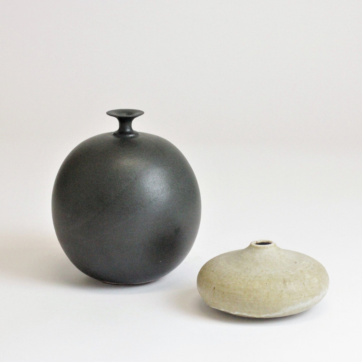 MID-CENTURY VASE SET