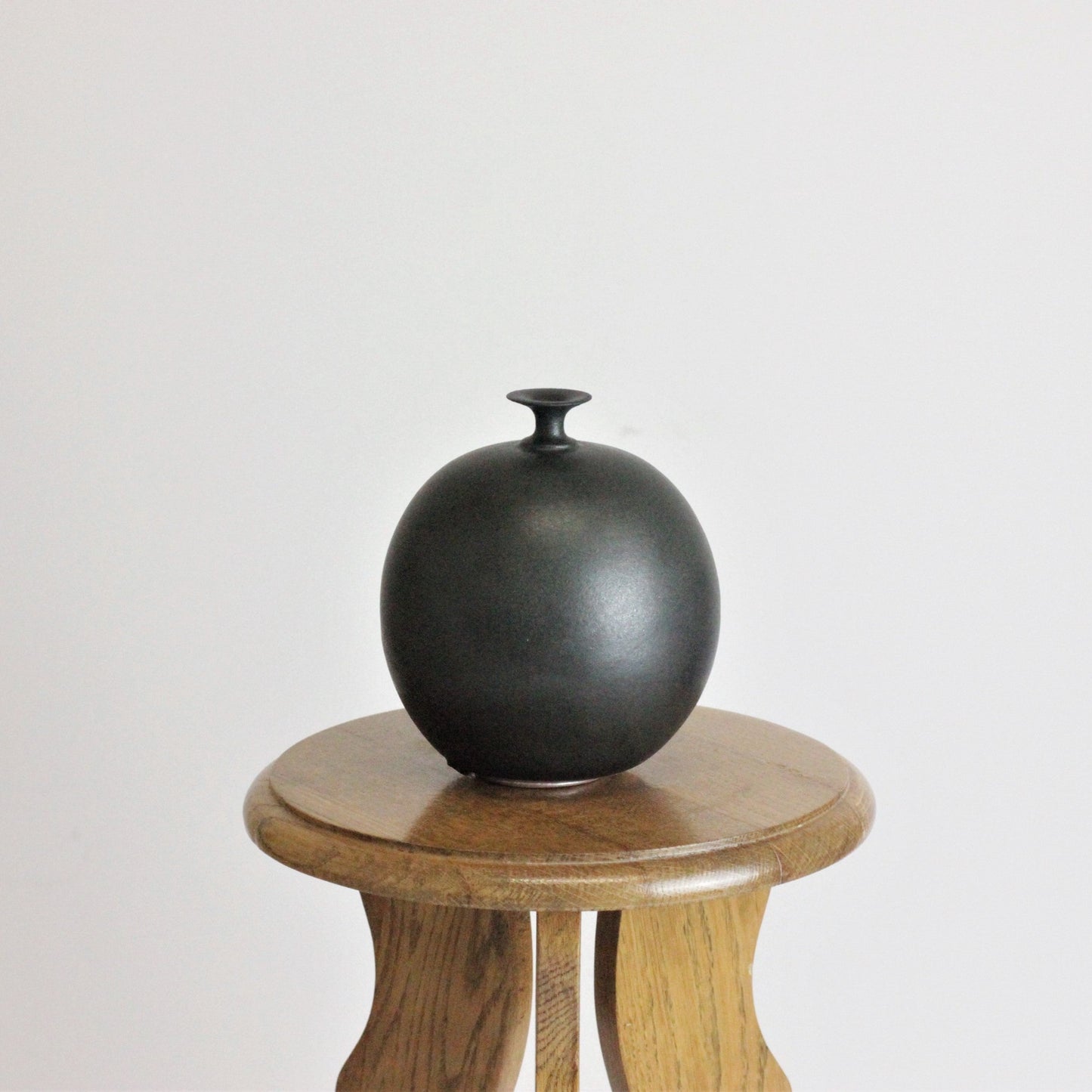 MID-CENTURY VASE SET