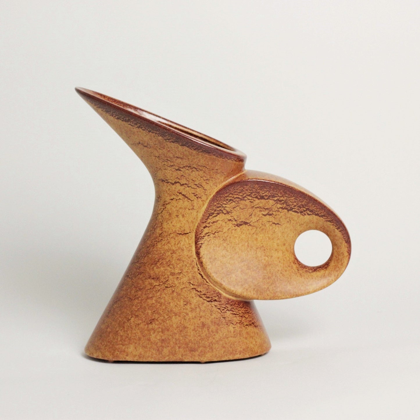 SCULPTURAL CERAMIC VASE I