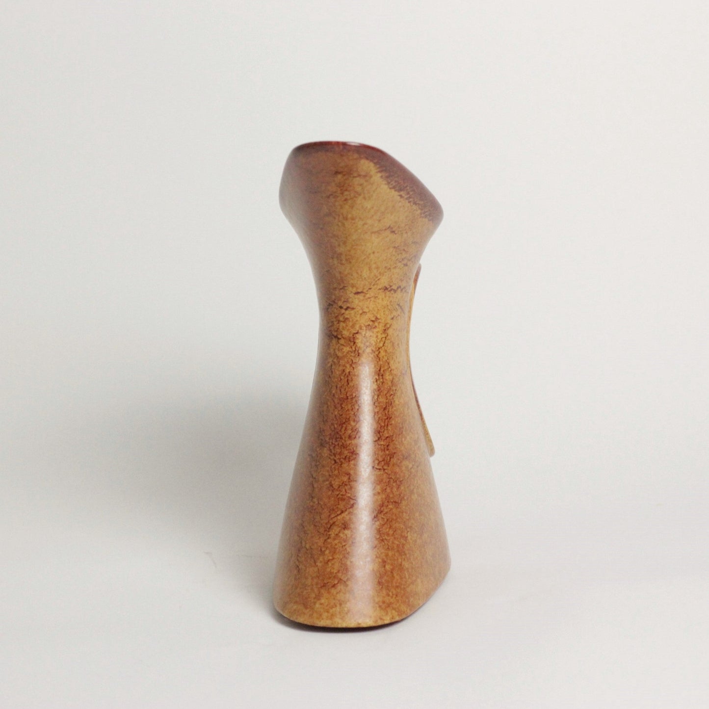 SCULPTURAL CERAMIC VASE I